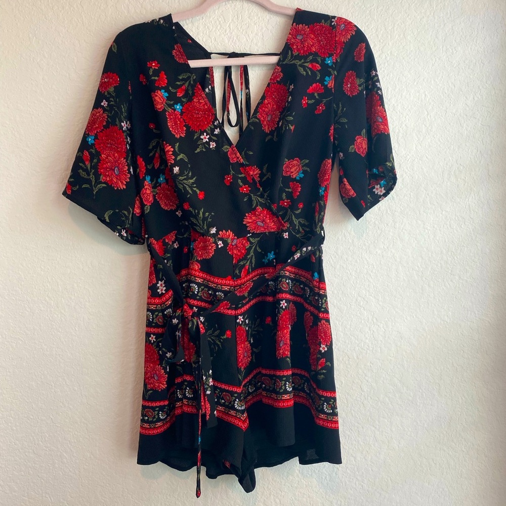 Francesca’s size L/ romper with zipper/ tie back